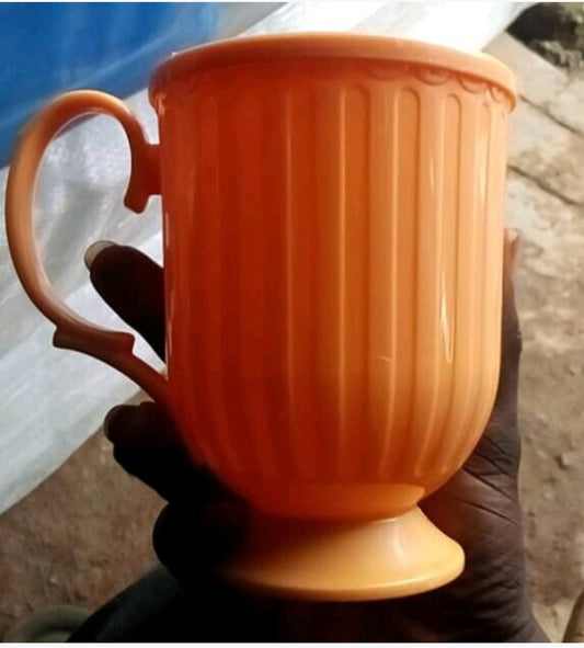 Plastic cup with cover