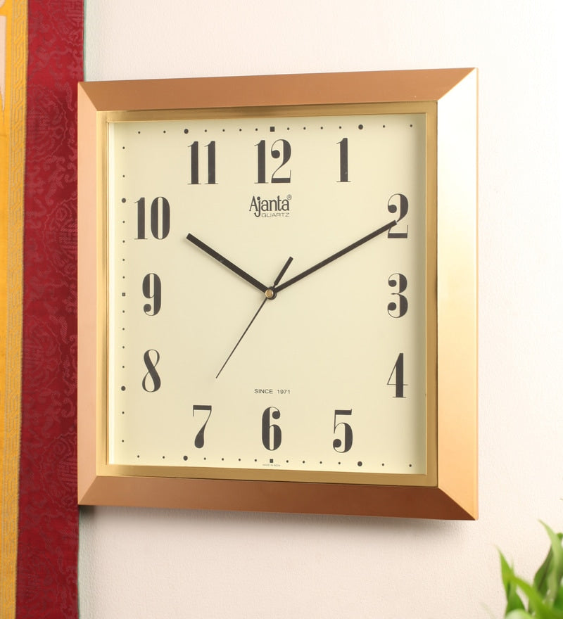 Wall clock Medium
