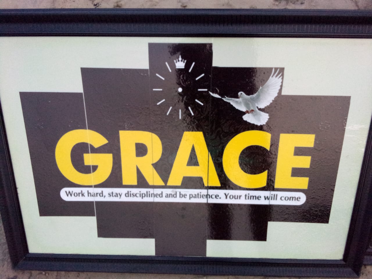 Grace wall frame