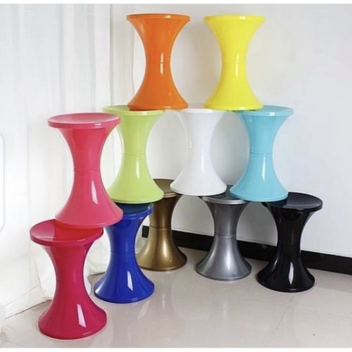 Detachable plastic stood